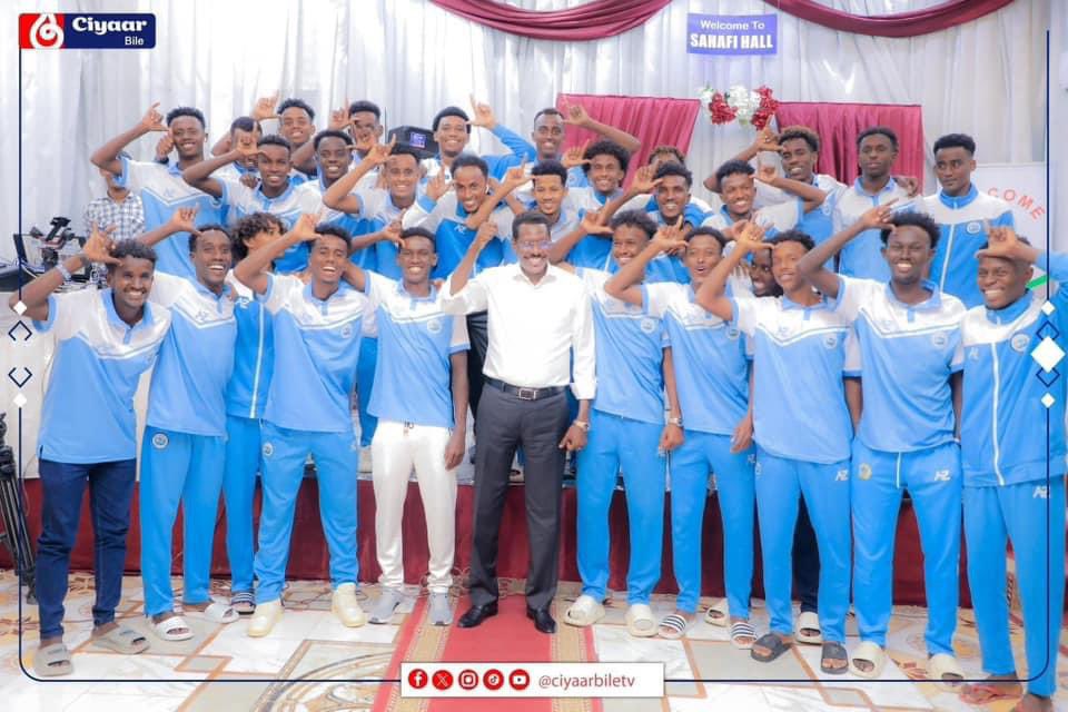DegmadaCadaado's tweet photo. Cag, cudud iyo caraf keey ahaataba carradu ciidan waa ay rabtaan. https://t.co/I3wWYsKIMU