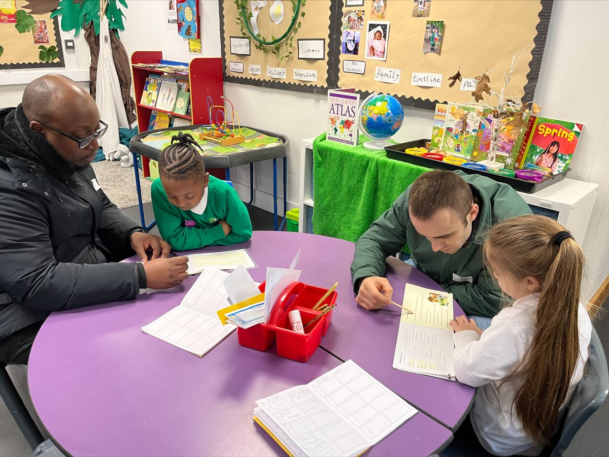 DeltaPrimary's tweet image. Children loved sharing their reading or phonics lessons with their parents/carers at our 'bring your adult to school' morning. It was very well attended - thank you to all of our families for your support with your child's reading🙂