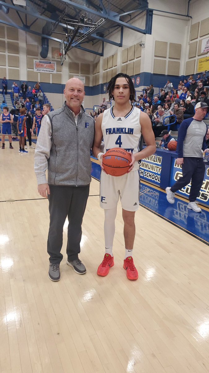 Franklins Fans please help us congratulate Micah Davis on scoring 1,000 points for his High School career. He is currently at 1,071 points in just two and a half seasons! Congratulations Micah! Tough, Smart, Together! 🐾🏀🐻