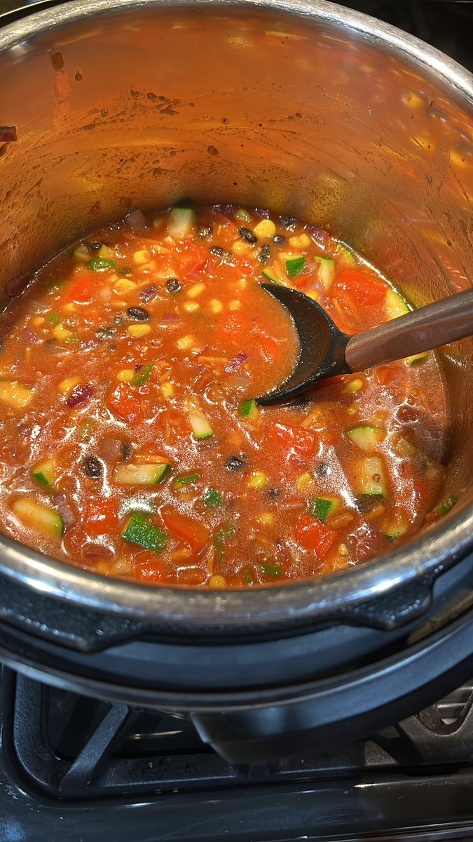 Crysulchak's tweet photo. @FreshUpdates #FreshIntentions minestrone soup https://t.co/d8t76ZYOt9