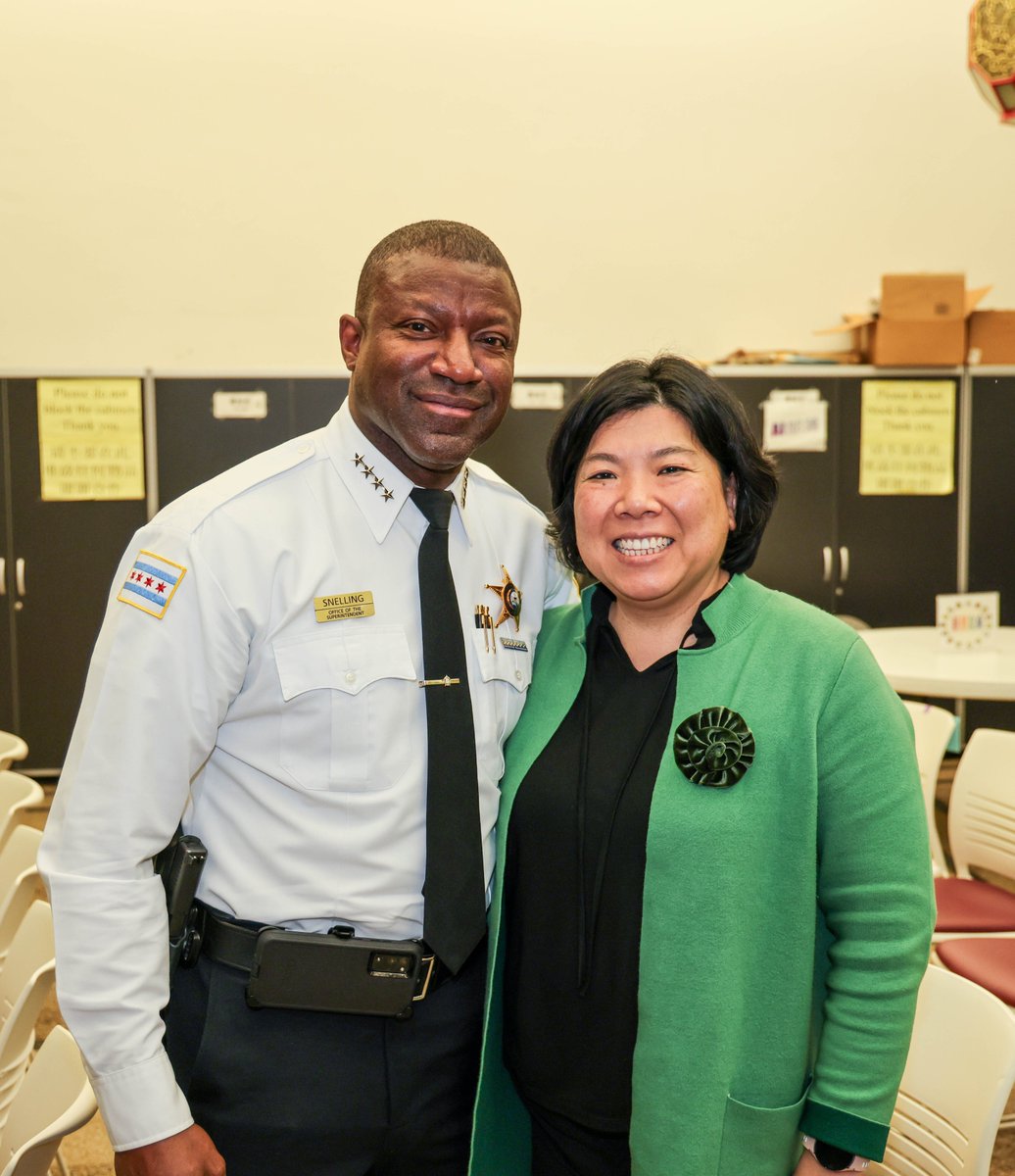 Superintendent Larry Snelling met with residents at the Pui Tak Center during the first of four public hearings hosted by the Community Commission for Public Safety and Accountability. @CPDSupt emphasized collaboration and partnership with the community are key to a safer city.