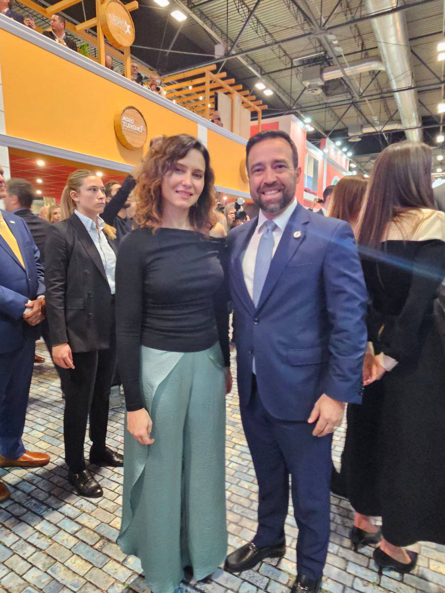 Omar Marrero (@prsecestado) on Twitter photo Agradecemos a <a href="/IdiazAyuso/">Isabel Díaz Ayuso</a> , presidenta de la Comunidad de Madrid, por visitarnos en el exhibidor de Puerto Rico durante #FITUR2024 y establecer un diálogo sobre maneras de afianzar lazos comerciales entre Puerto Rico y Madrid. Agradecemos a <a href="/IdiazAyuso/">Isabel Díaz Ayuso</a> , presidenta de la Comunidad de Madrid, por visitarnos en el exhibidor de Puerto Rico durante #FITUR2024 y establecer un diálogo sobre maneras de afianzar lazos comerciales entre Puerto Rico y Madrid.