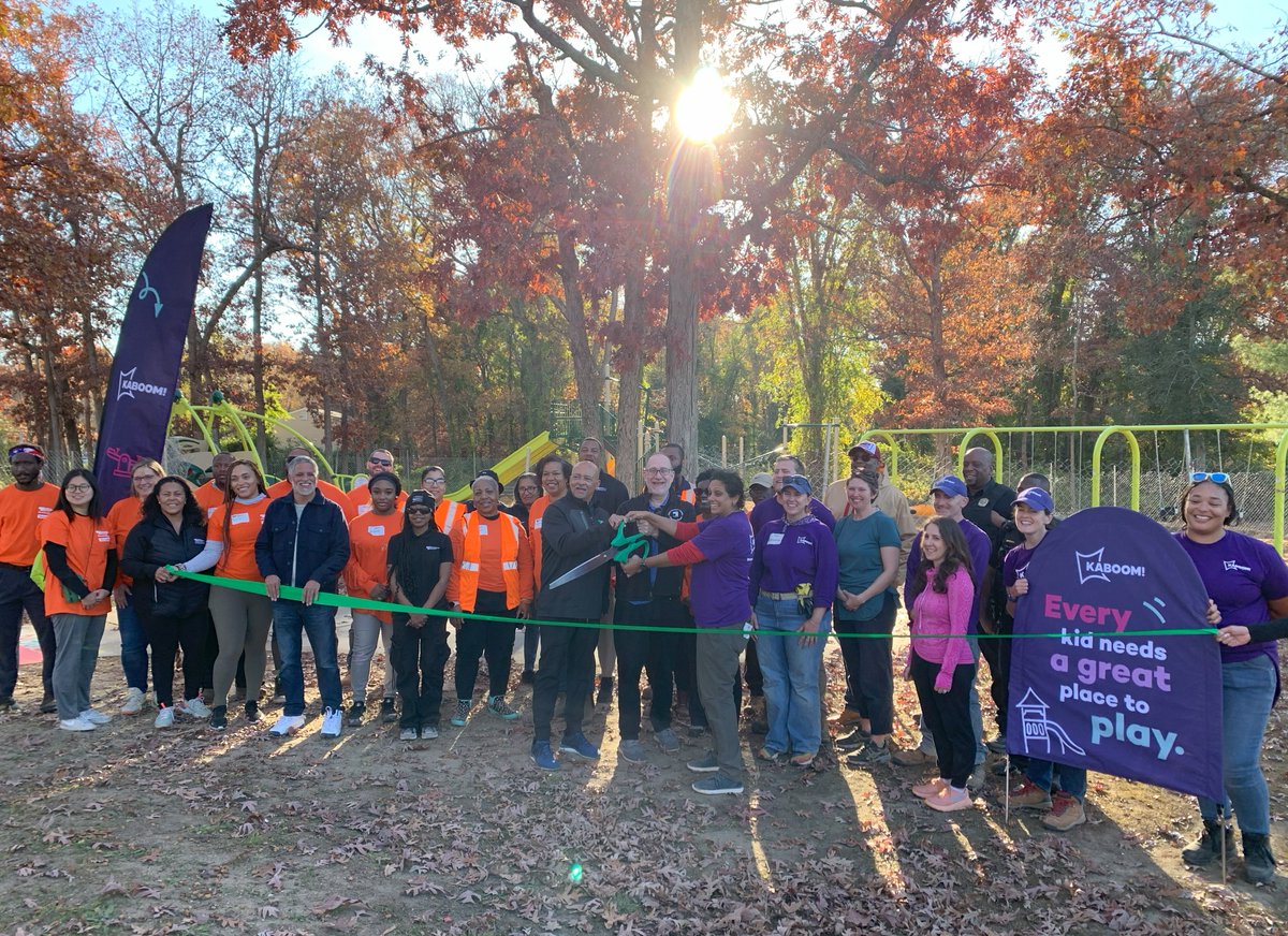 kaboom's tweet photo. In November, we built a new playspace in partnership with @MNCPPC and The Lids Foundation at Fort Washington Forest Park. With the help of an incredible community effort, this new playspace will bring joy and play to kids for years to come. #PlayspaceEquity https://t.co/iiQimVleRg