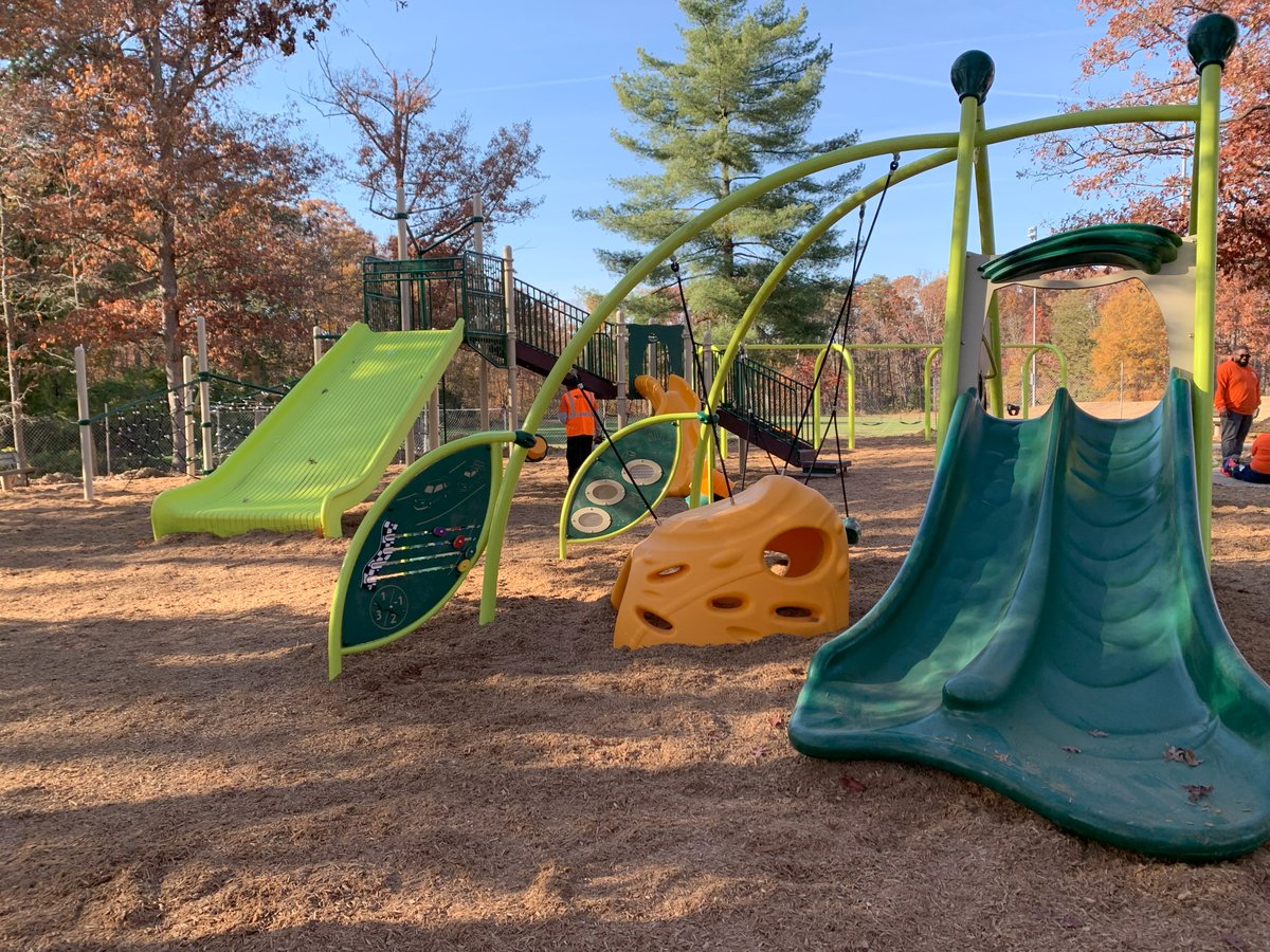 kaboom's tweet photo. In November, we built a new playspace in partnership with @MNCPPC and The Lids Foundation at Fort Washington Forest Park. With the help of an incredible community effort, this new playspace will bring joy and play to kids for years to come. #PlayspaceEquity https://t.co/iiQimVleRg