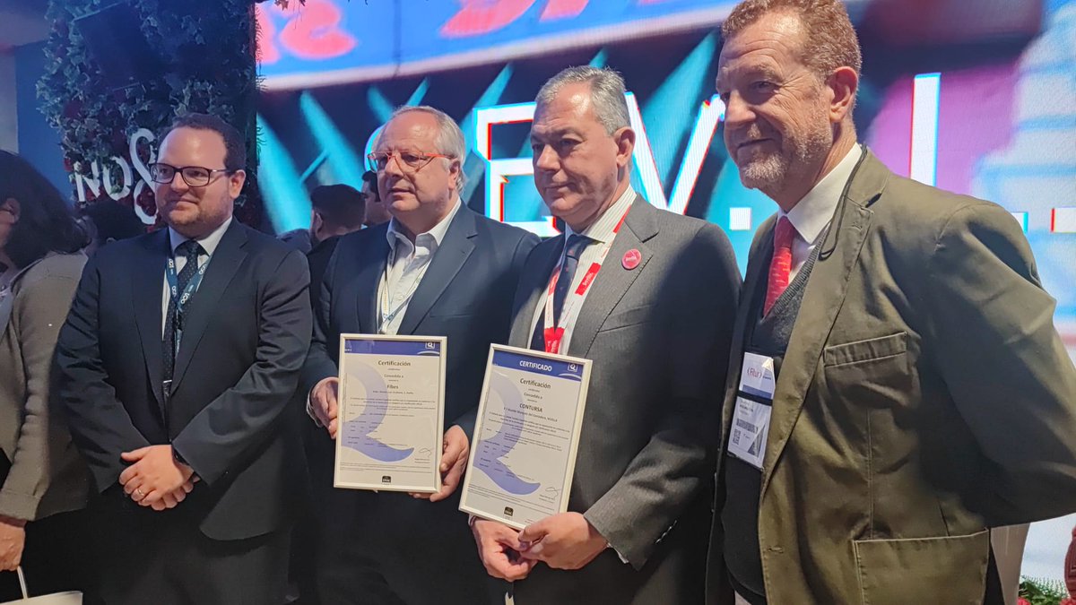 SevillaTourism's tweet photo. 🏅 #SevillaEnFitur24 | El Instituto de la Calidad Turística Española ha entregado a Contursa en #Fitur2024 la #QdeCalidad, marca española de reconocido prestigio dirigida a la certificación voluntaria de servicios turísticos. https://t.co/P7DlX44inW