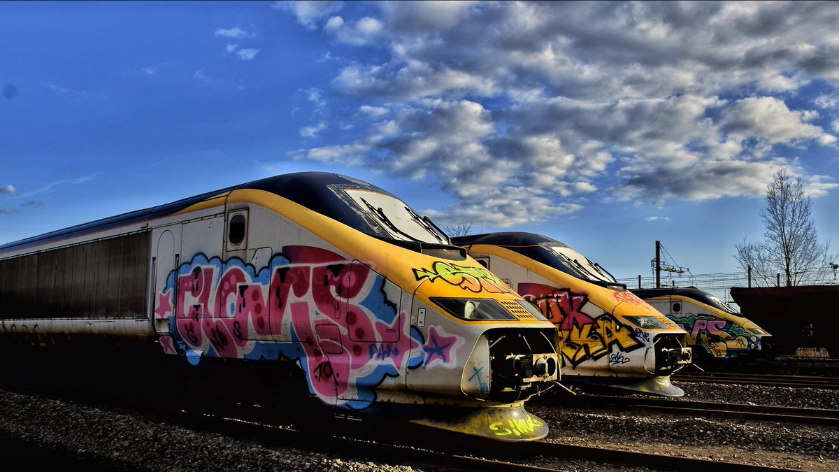Juanjosedesign's tweet photo. Abandoned Eurostar Trains (Eurotunnel) -> https://t.co/xxlgUmoTG6

 #TRAIN #eurotunel #europe #trains #SNCF https://t.co/OuRwAg3tY2