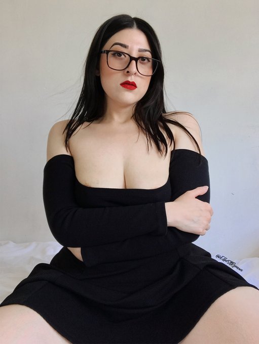 El outfit de hoy. Yay or nay? https://t.co/P6FXQJrBMS