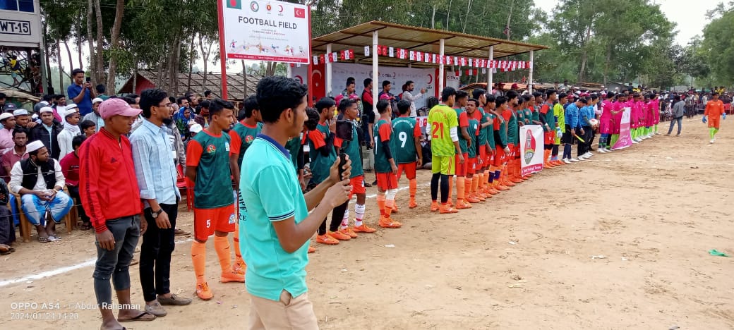 Today played Rathedaung Football Team Vs Mee Chaung Zay Football Team!     (RTD 2-0 MCZ) Alhamdulilah Congratulations to Rathedaung Football Team well done by two (2-0) goals! Against Mee Chaung Zey Football Team!