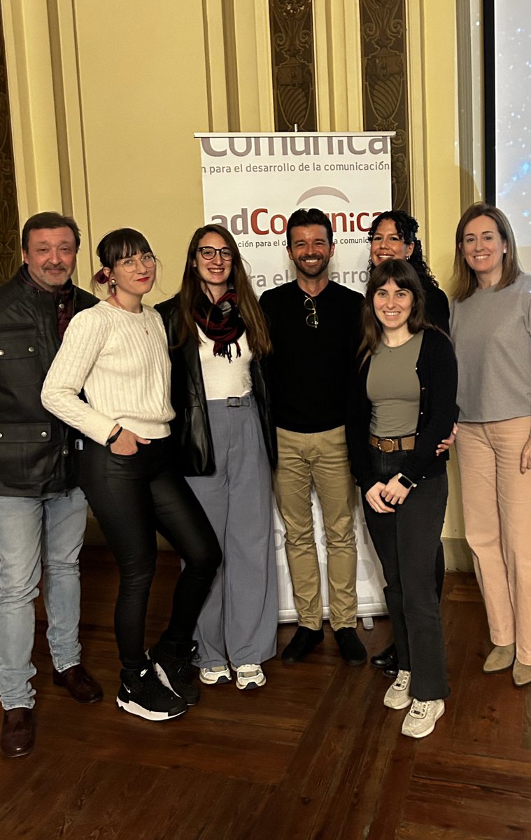 #FUEUJI 
Gracias <a href="/adComunica_cs/">adComunica</a> y <a href="/alexrbn/">Álex Rubio</a> 👍 Un placer conocer las posibilidades de #chatgpt para comunicadores. #IA #chatgpt4 #comunicación #curso