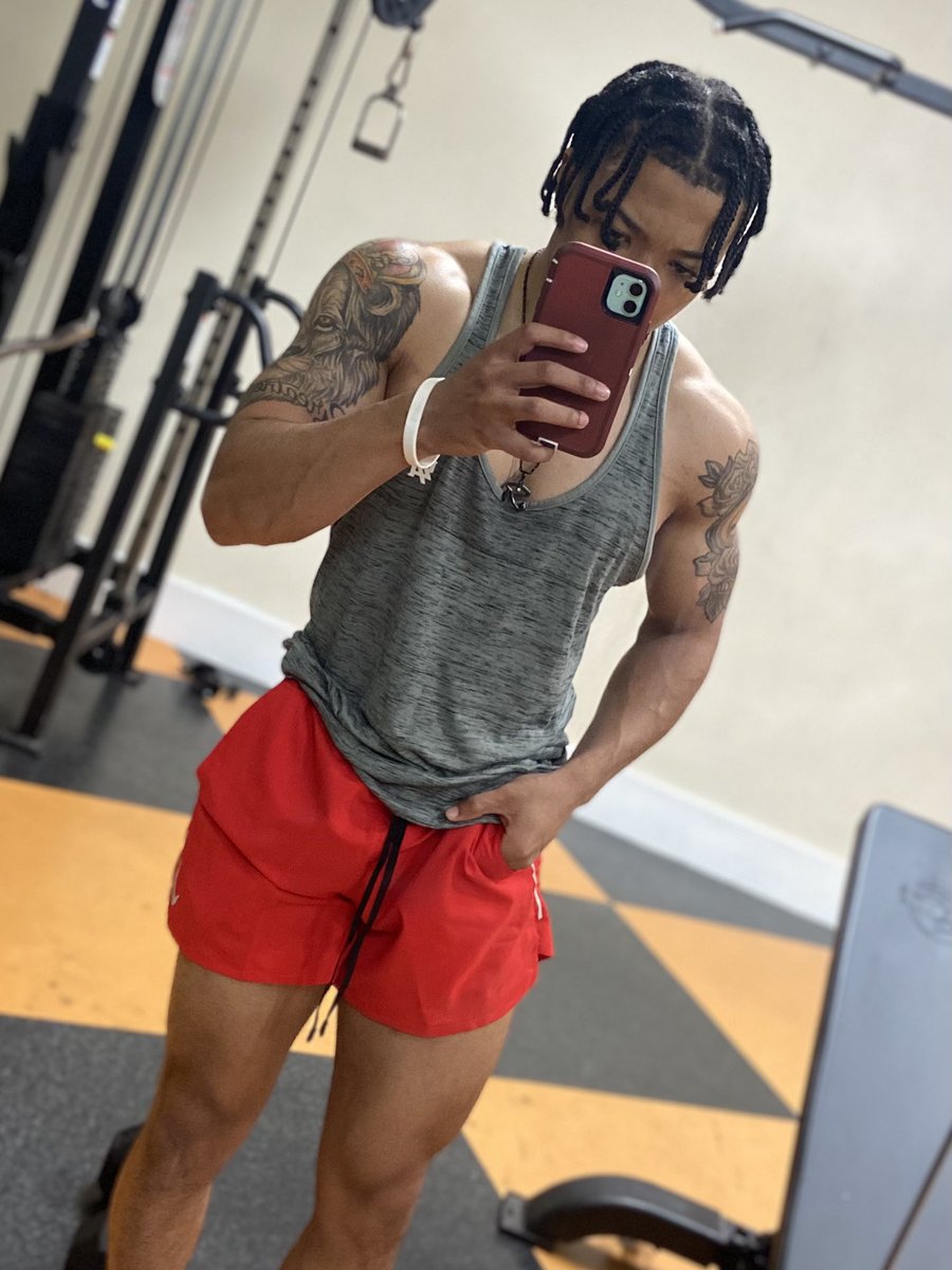 iamDylanBaker's tweet photo. Year 5 on my fitness journey I went from 130-170. No discounts on hard work and time 💪🏽 https://t.co/toOnaLLyq2