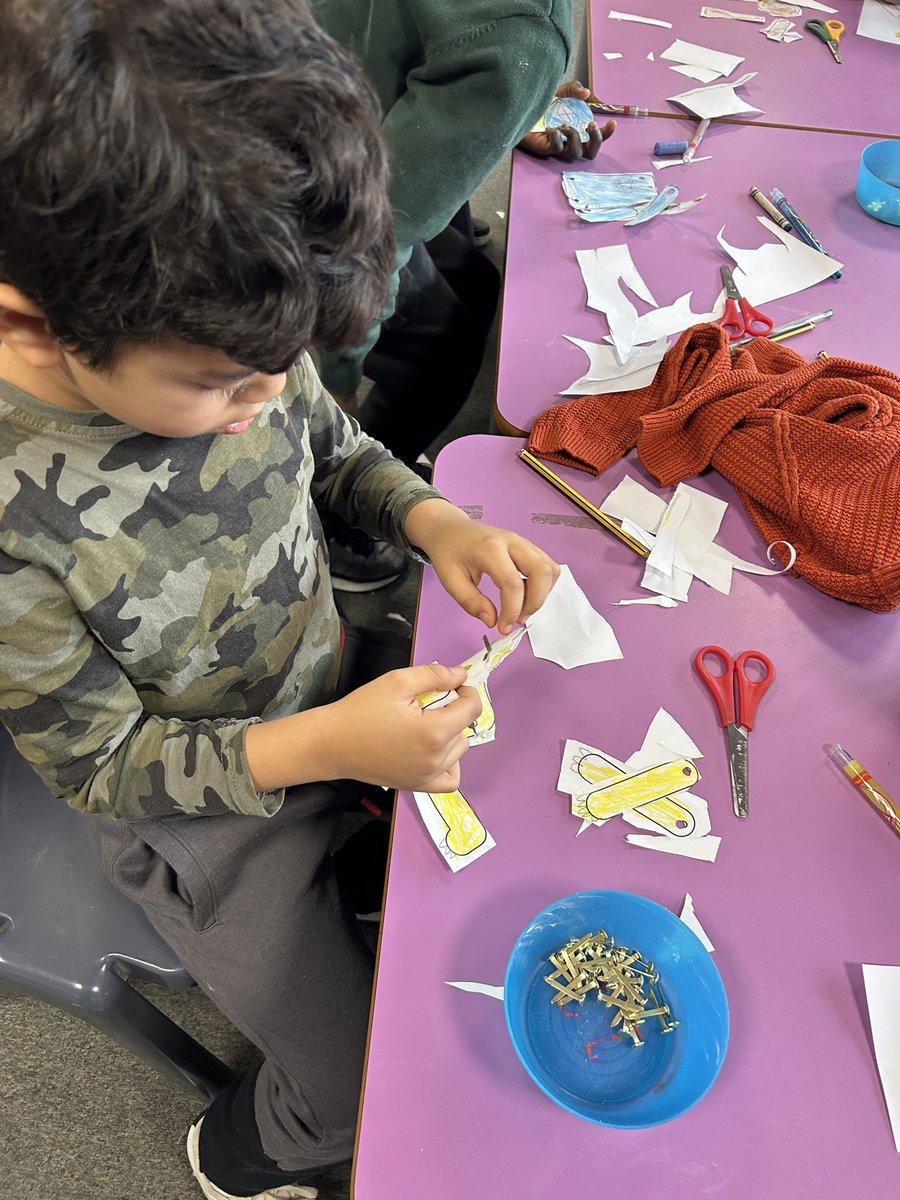 AStoryTimeClub's tweet photo. Oh no there was a monster in our book!! In our club today we made a split pin monster after reading a classic from @TomFletcher #storytimeclub📕 @AdamsdownPrm https://t.co/Y9o59nXFQI