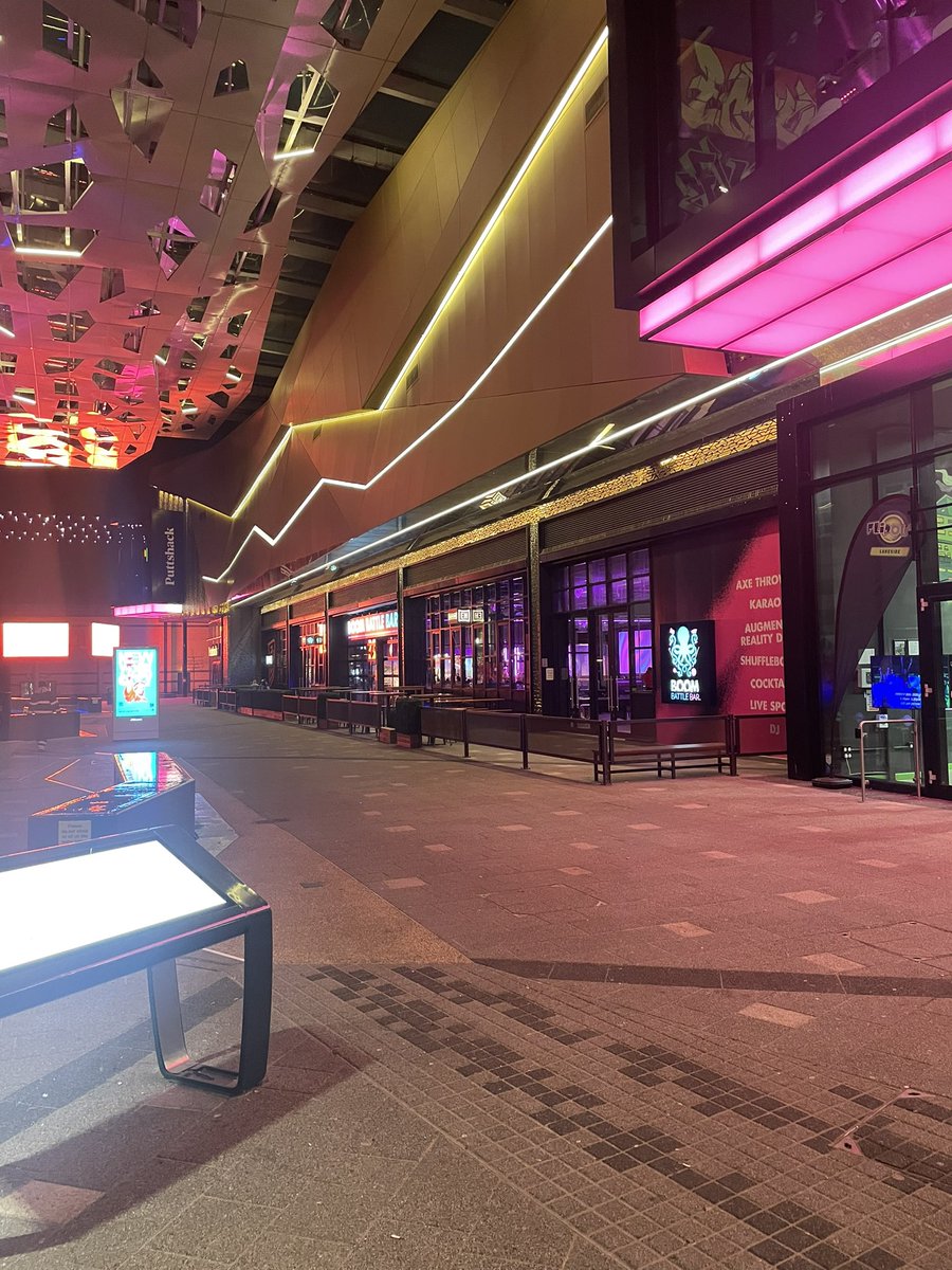 Licensing Team are out checking on premises at Lakeside and engaging with businesses as part of #OpDial <a href="/thurrockcouncil/">Thurrock Council</a>