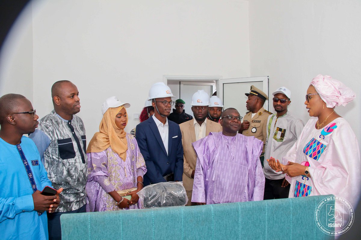 𝗦.𝗘 𝗠𝗮𝗱𝗮𝗺𝗲 𝗹𝗮 𝗠𝗶𝗻𝗶𝘀𝘁𝗿𝗲 𝗱𝗲 𝗹'𝗘.𝗦.𝗥.𝗦.𝗜 𝗮 𝗽𝗿𝗲́𝘀𝗶𝗱𝗲 𝗹'𝗶𝗻𝗮𝘂𝗴𝘂𝗿𝗮𝘁𝗶𝗼𝗻 𝗱𝘂 𝗣𝗢̂𝗟𝗘 𝗩𝗜𝗘 𝗱𝗲 𝗹'𝗜𝗦𝗦𝗠𝗩.
𝗠𝗲𝗿𝗰𝗶 𝗮̀ 𝗦.𝗘 𝗗𝗿𝗲 𝗗𝗶𝗮𝗸𝗮 𝗦𝗜𝗗𝗜𝗕𝗘́
<a href="/Mesrs_Gn/">MESRSI GN</a> <a href="/sidibe_diaka/">Dr Diaka SIDIBÉ</a> <a href="/etudiantguineen/">L’Étudiant Guinéen</a> <a href="/oumar_sily/">Alpha Oumar Sily DIALLO</a>