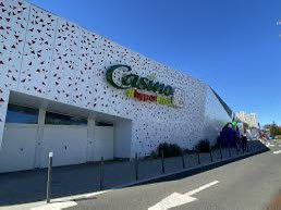 JulJRL's tweet image. Quelle claque ! @Groupe_Casino #geantmonthieu passera officiellement sous l’enseigne @AUCHAN_France en mai 2024. Une triste fin pour notre magasin stéphanois qui ne sera donc pas préservé !