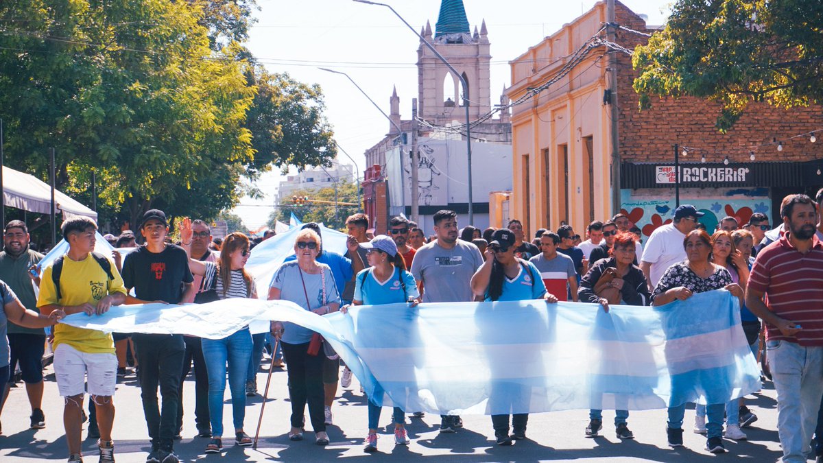 Hemos caminado las calles de nuestra ciudad capital en defensa del Estado de Derecho y de los intereses de los riojanos. ❤️ 

Seguiremos por este camino de lucha por una Argentina federal, popular y, sobre todo, humana. 🫂