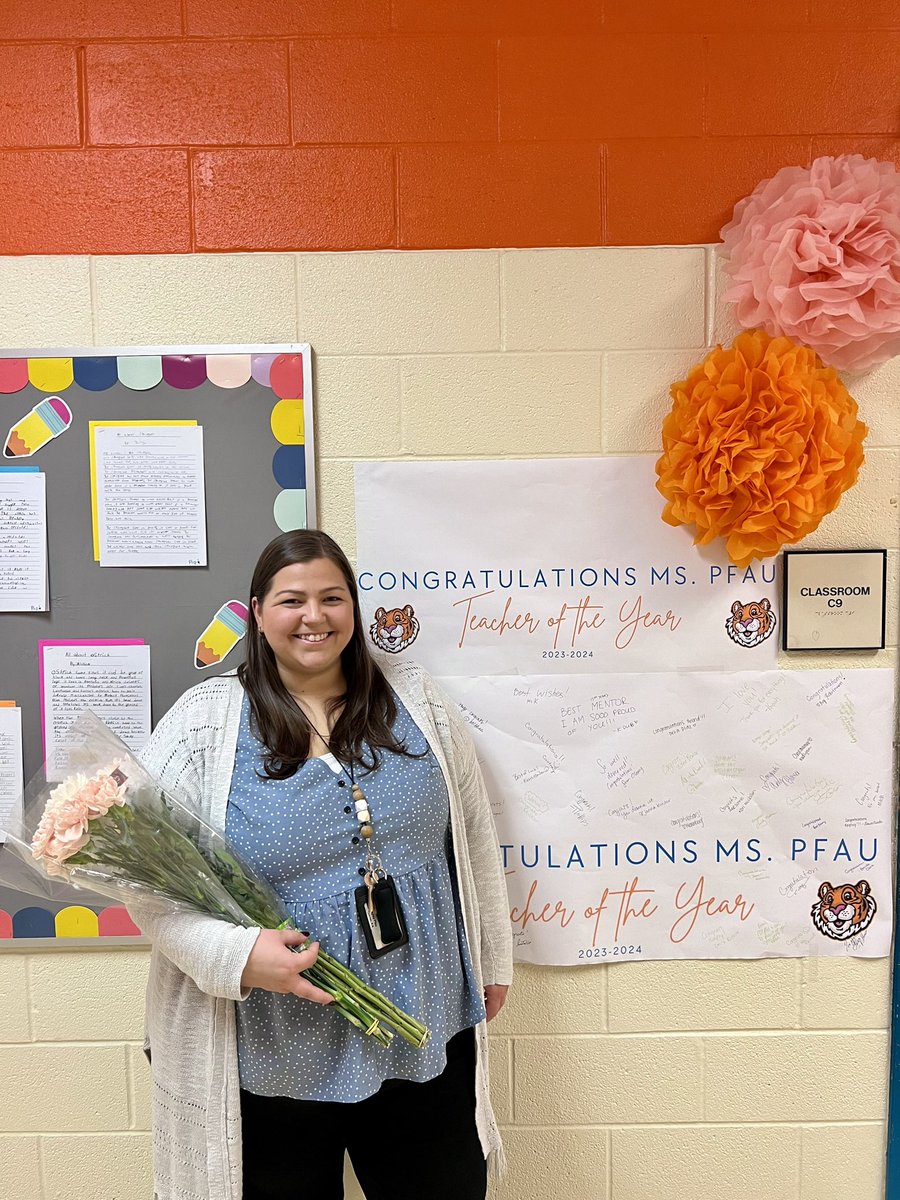 SterlingElemen1's tweet photo. ‼️Congratulations to our 2023-2024 Teacher of Year Ms. Hayley Pfau‼️ Sterling students and staff are so lucky to have you! 👏🏼 @CharMeckSchools @hayleypfau #chinupcrownon👑  #sterlingpride🐯 #4thGrade #TeacheroftheYear https://t.co/VjYXKgJT7H