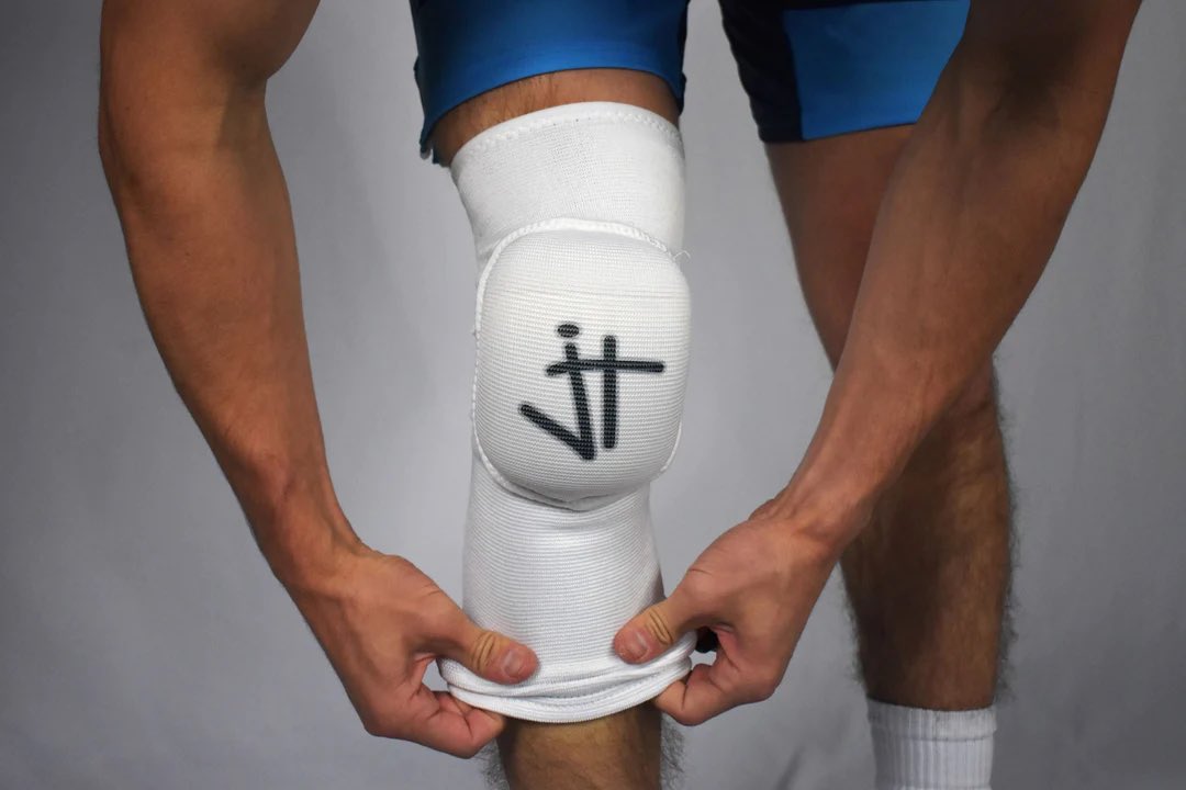 jeffjordanscc's tweet photo. Unmatched comfort and flexibility for every wrestling match – because champions protect their knees with the best kneepad in the game. 🤼♂️🔥 #jordantrained #kneepad
https://t.co/wXbb248gku https://t.co/ToZE8tzunc