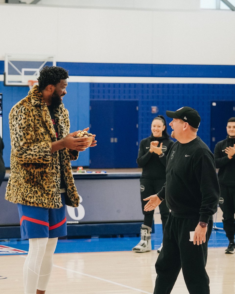 sixers's tweet photo. name this aesthetic…😂😂 https://t.co/ZBSm35aIEm