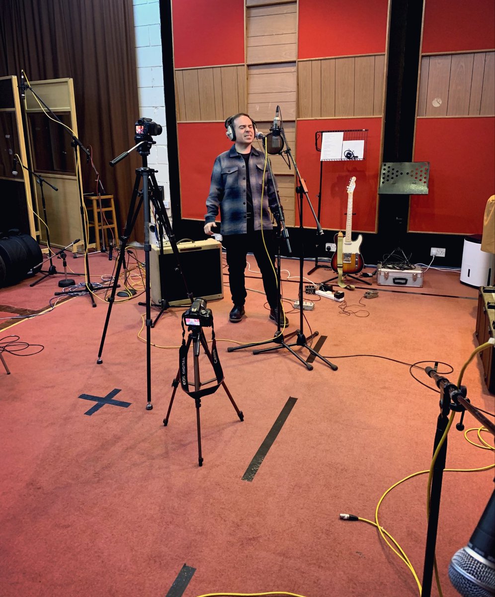 Link Wells (@linkwellsmusic) on Twitter photo Keith laying down some vocals 🎙️
#linkwells #recording #studio #loveformyenemies #newmusic #newsong #band #songwriting #rockmusic #Fender #neumann #sm58 #fendertelecaster #fenderbluesdeville #neumannu87 #liveroom Keith laying down some vocals 🎙️
#linkwells #recording #studio #loveformyenemies #newmusic #newsong #band #songwriting #rockmusic #Fender #neumann #sm58 #fendertelecaster #fenderbluesdeville #neumannu87 #liveroom