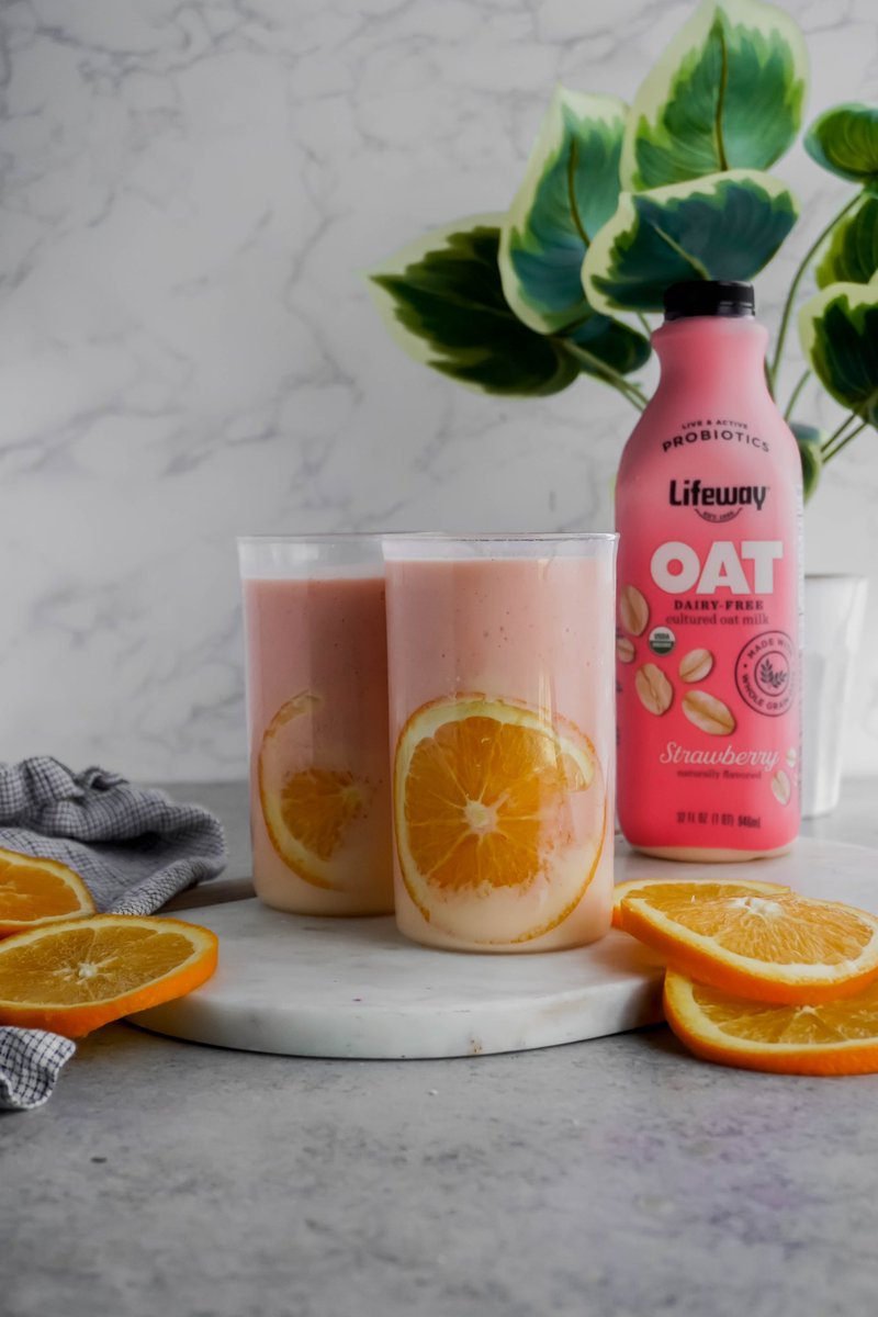 LifewayOat's tweet photo. We're sharing an energizing Strawberry Sunrise Smoothie full of fruits that provide you with a refreshing burst of energy. Lifeway Oat's prebiotic fiber helps keep you satisfied, plus its live #probiotics offer support for a healthy microbiome. https://t.co/O4GrE1BQYJ
