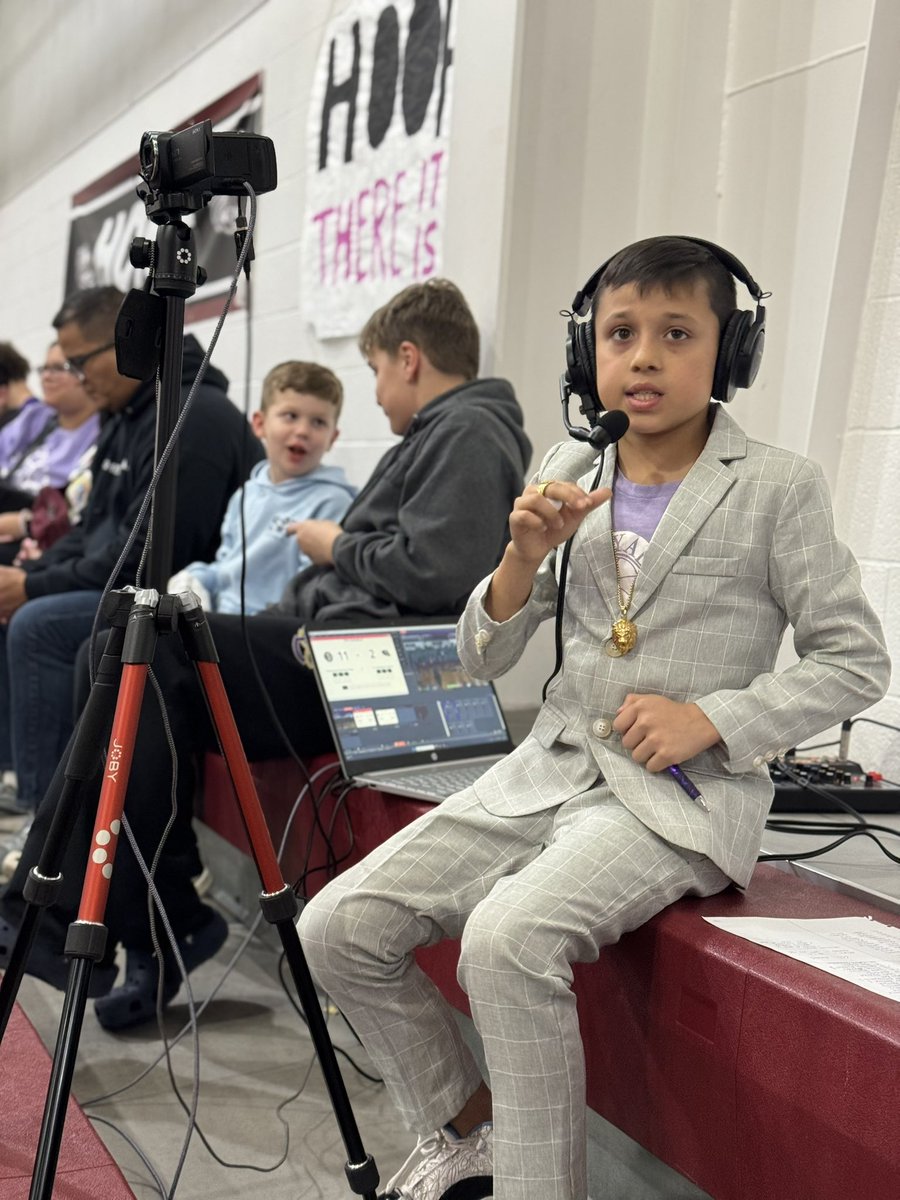 Community Christian School may or may not have the youngest broadcaster in #okpreps in 10-year-old fourth grader Daxton Edwards…but they definitely have the most stylish. Check out Daxton’s great work on ccsroyals.tv, part of the Skordle.TV network.