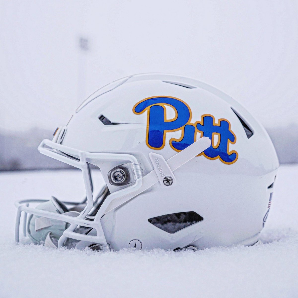 Excited to announce I have received an offer from Pitt. @coachjbronowski @ProsperRecruits @ProsperEaglesFB @CoachSteamroll @Coach_Hill2 @dlemons59 @CoachHutti