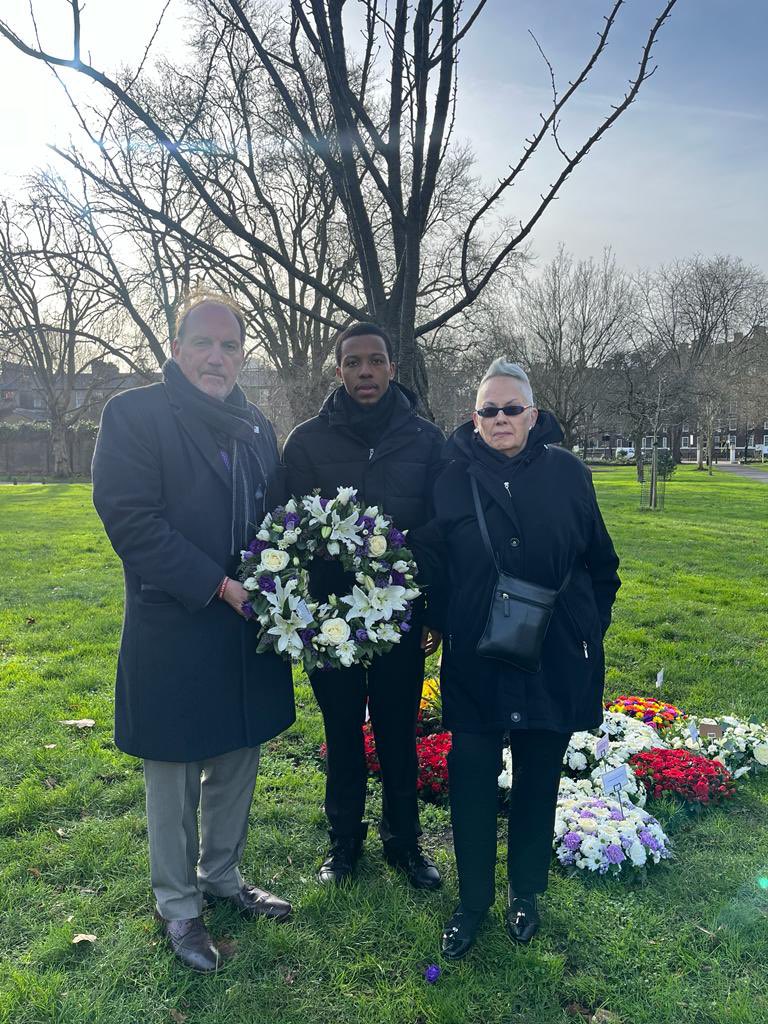 Holocaust Memorial wreath laying today with  María Linforth-Hall, one of the two Southwark councillors representing LSBU, and LSBU Chancellor <a href="/SimonHughes/">Simon Hughes</a>  🙏🏾
