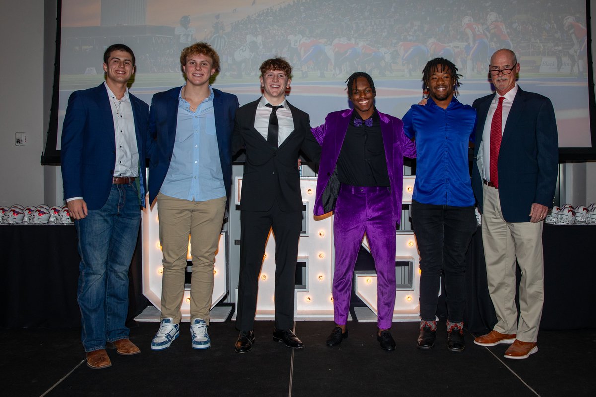 GHSFBBooster's tweet photo. We had a fabulous evening celebrating @GHSMustangsFB! Thank you to everyone who helped make this year's banquet a great experience! 
Congratulations to the #Team104 permanent Team Captains‼️ #Mudita
@H__Hackbarth @BradyWags22 @MajorHeckt @TheOneRondaleJr @Devinthomas_99 https://t.co/bwNRLvrUOI