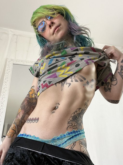 say hi or get blocked 😤 (pls im lonely) https://t.co/lciFQMo3Ac