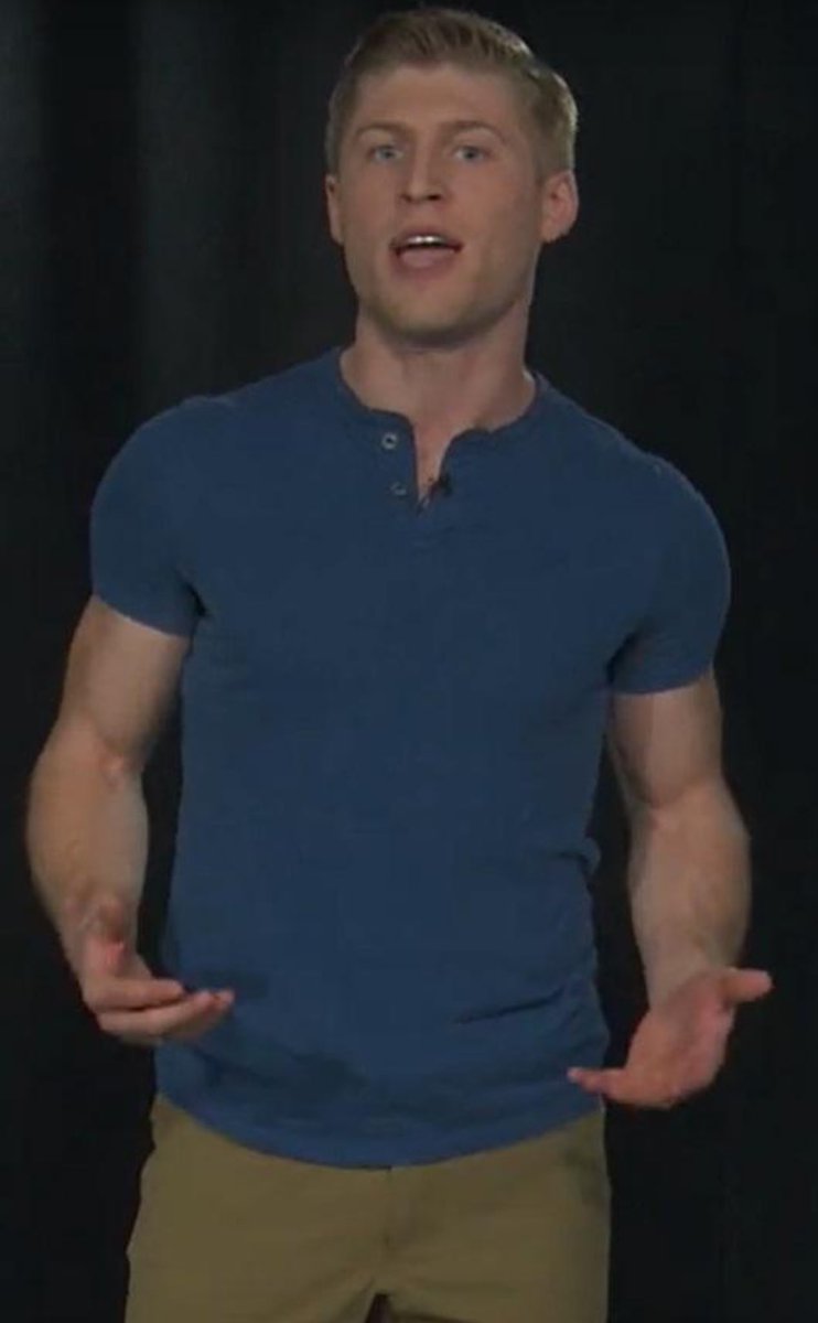 nicoisking's tweet image. This being Amanda Tori Meating in college is blowing my mind lol