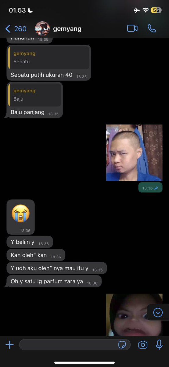 secretpr1nc3's tweet photo. nasib jd anak pertama yg punya adek sukanya malak mulu😭 https://t.co/ClymxuOzwS