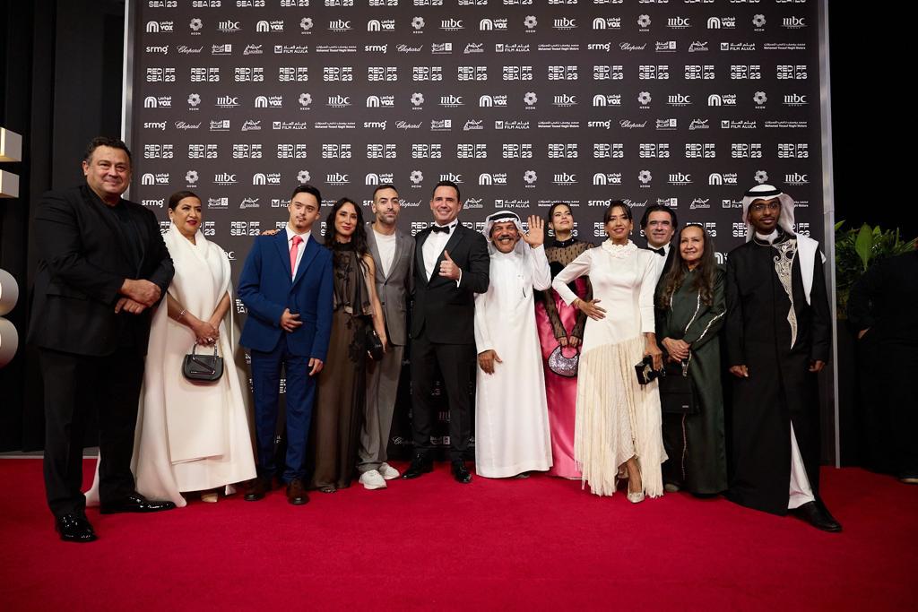 إبراهيم الحساوي (@ibrahimalhsawi) on Twitter photo فيلم "إلى إبني" للمخرج ظافر العابدين
وقصة وحكاية " الأبوة عبر ثلاثة أجيال في السينما السعودية، ولكل جيلٍ حكاياته.
بطولة : إبراهيم الحساوي ، ظافر العابدين، سمر ششة، آيدا القصي ، آدم ابوسخا ، أدم زهر، خيرية نظمي وسارة اليافعي
يعرض في قاعات السينما السعودية والإمارات والكويت ابتداء فيلم "إلى إبني" للمخرج ظافر العابدين
وقصة وحكاية " الأبوة عبر ثلاثة أجيال في السينما السعودية، ولكل جيلٍ حكاياته.
بطولة : إبراهيم الحساوي ، ظافر العابدين، سمر ششة، آيدا القصي ، آدم ابوسخا ، أدم زهر، خيرية نظمي وسارة اليافعي
يعرض في قاعات السينما السعودية والإمارات والكويت ابتداء