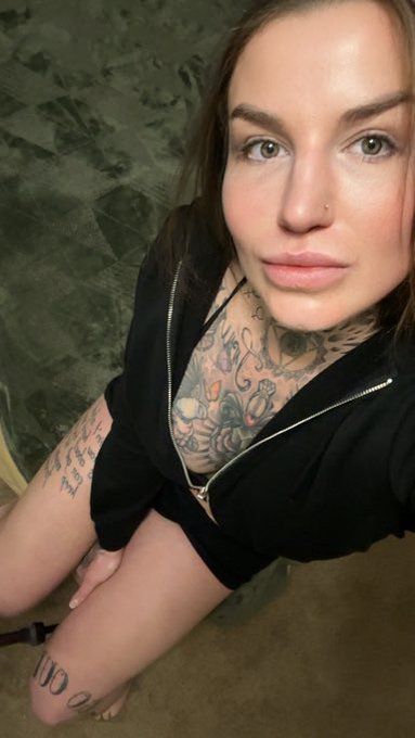 Happy Wednesday 🫣❤️ https://t.co/IbQWoZkFBj