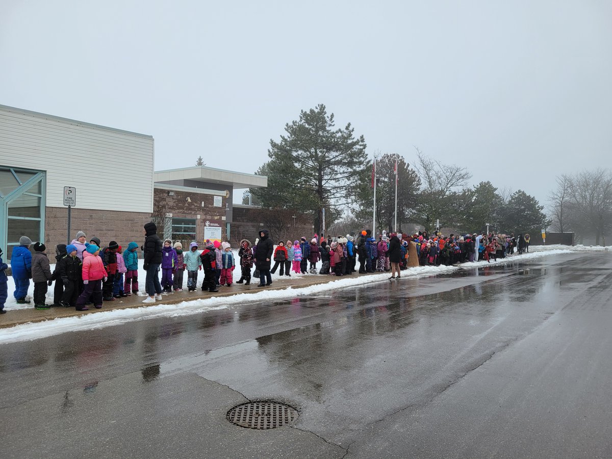 A big Welcome Back to our Gr. 8's and teachers/EAs, who returned from their Mount Mary Retreat today! #WCDSBAwesome 
#WCDSBStrengthen
#PolarBearNation