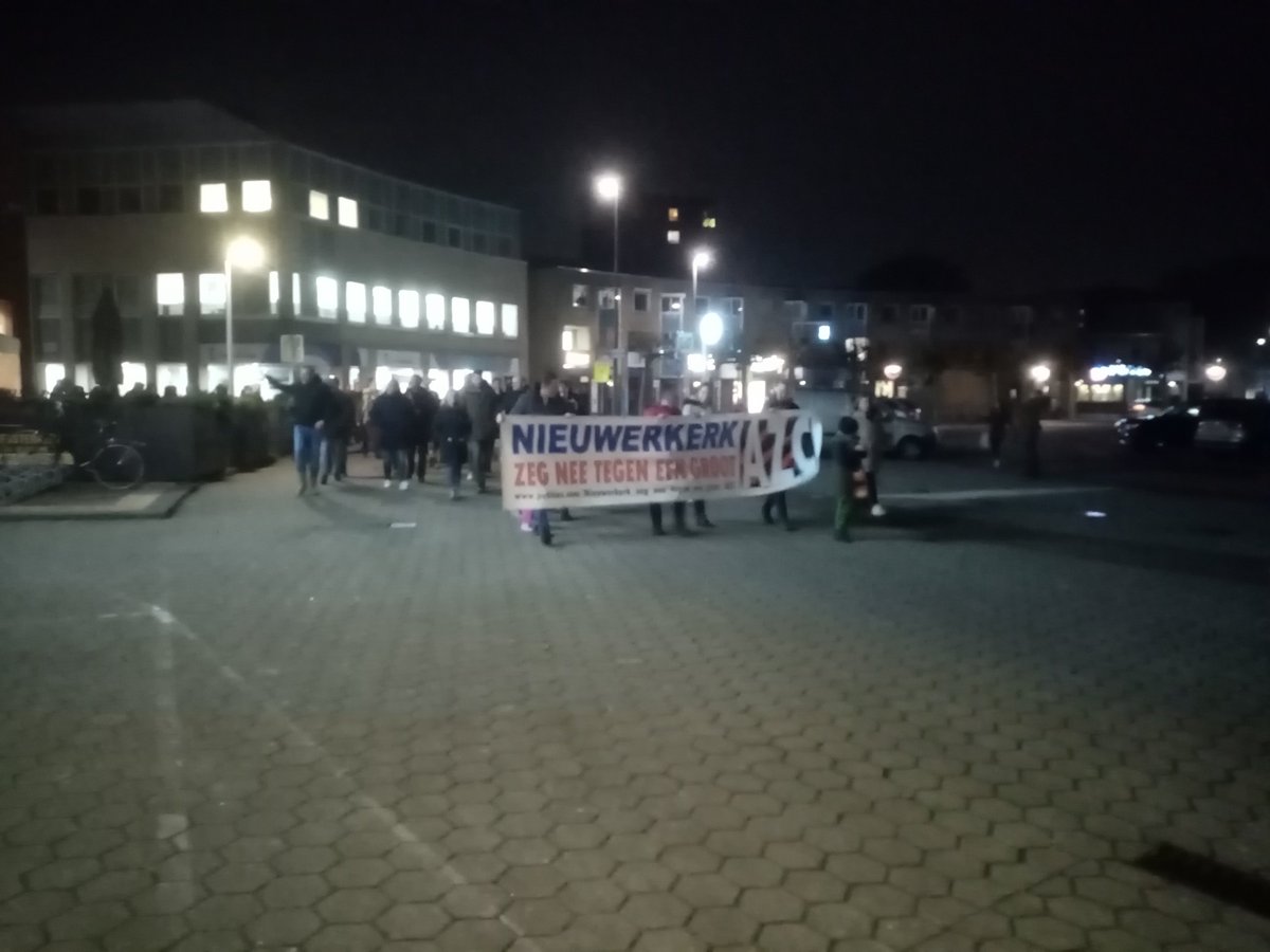 JBNNieuws's tweet image. De protestmars voorafgaand aan het politieke debat welke woensdagavond 24 januari plaatsvond in het gemeentehuis van Zuidplas trok enkele honderden deelnemers.
#zuidplas #nieuwerkerk