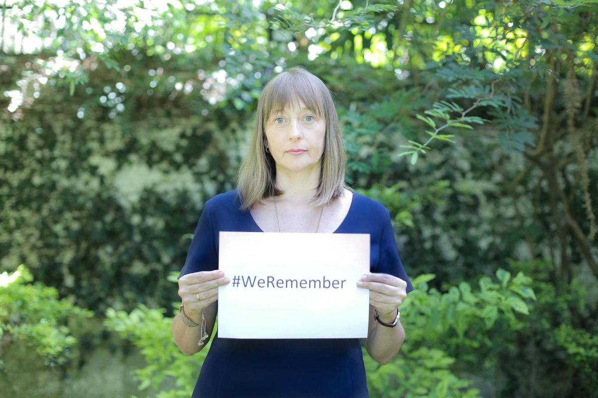 La Embajadora de Polonia🇵🇱en🇦🇷🇵🇾🇺🇾se sumó a la campaña #WeRemember para recordar al mundo que las atrocidades del Holocausto nunca deben olvidarse.El objetivo de la campaña es sensibilizar sobre los peligros de no aprender de la historia y mantener viva la memoria del Holocausto.