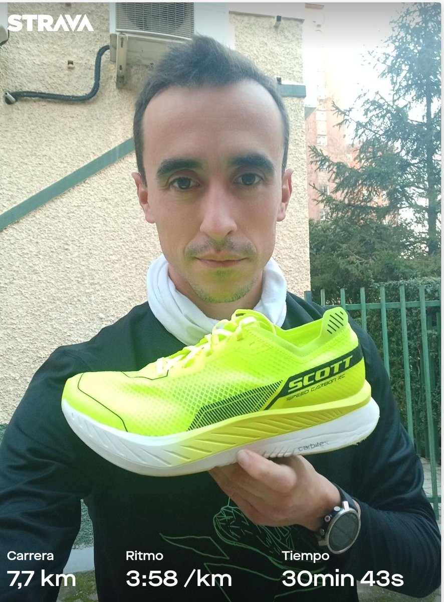 RevistaCorrer's tweet photo. Scott Speed Carbón RC, una zapatilla con placa de carbono ligera y amortiguada para ritmos vivos como los que hemos hecho está tarde.
Las zapatillas se prueban corriendo...
#zapatillas
#scottrunning
#correr
#corricolari
#running
#runningmotivation
#24enero
#nosgustacorrer https://t.co/36lyNNHuSm