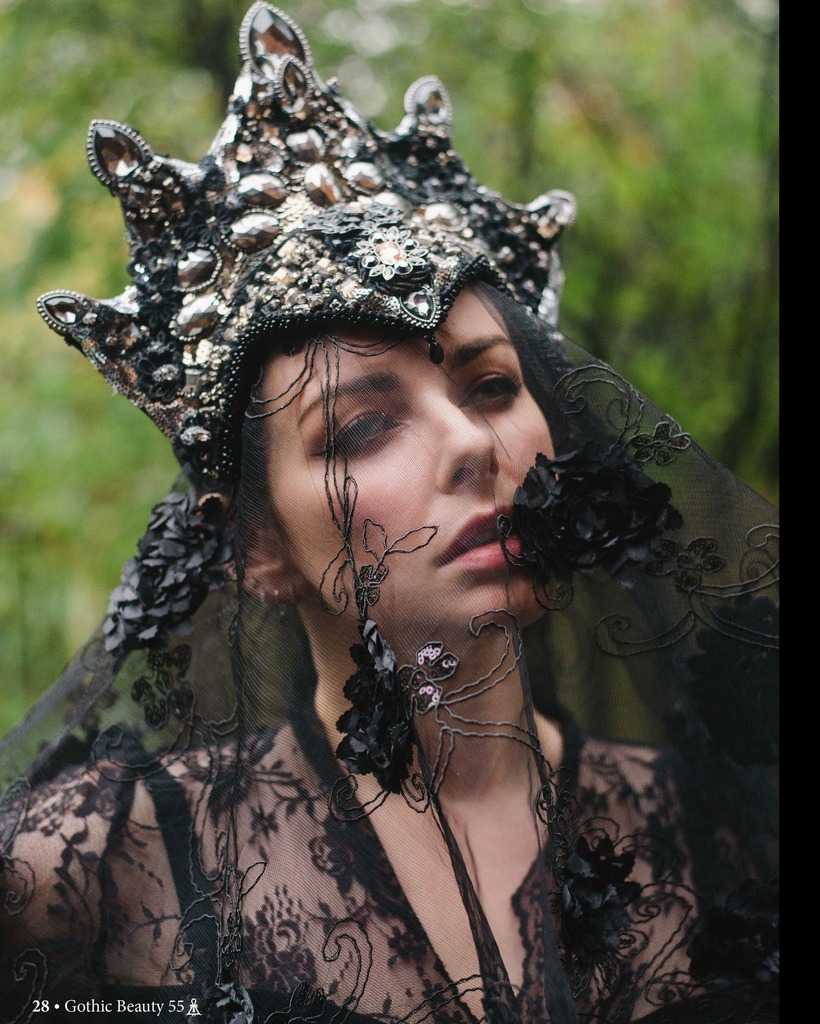 GothicBeautyMag's tweet photo. New issue of Gothic Beauty 55 is out! You can order the print edition or get a gift of the digital edition at https://t.co/SHQ71AkSiv  @zinetasticzines using secret code gb55love on the digital edition (available for immediate download now!) from #Gothi… https://t.co/9ssyA3fFIs https://t.co/g7cDccD2z9