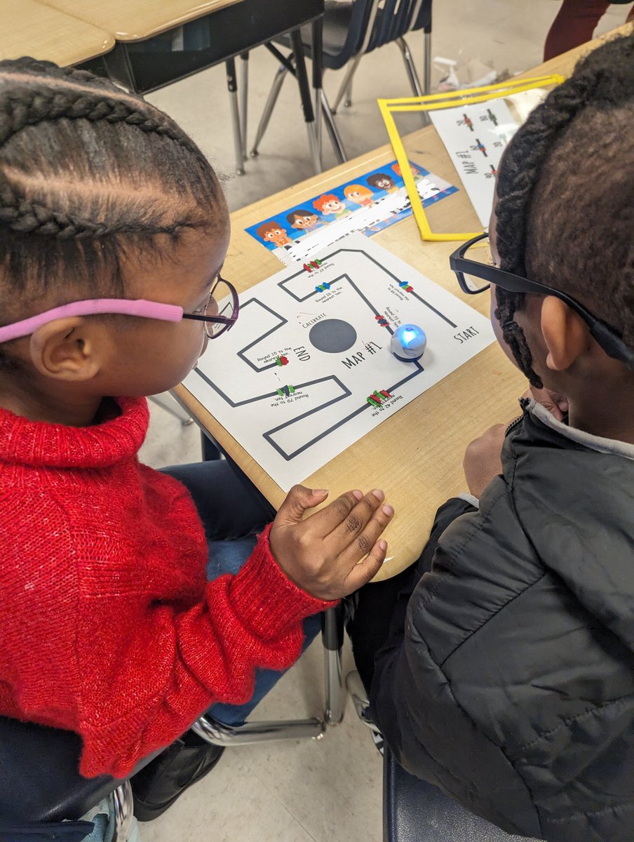 MsBrombacher's tweet image. This week the 2nd graders at @HodgesManorPPS are practicing #rounding two-digit numbers to the nearest ten. Once they have their answer, they #code the path for the @Ozobot! π€
@PortsVASchools #PPSShines #PPStrt @jennthomas75 @hmeducate @nicscud