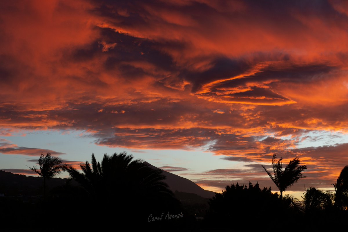 Candilazo #TenerifeNorte 24-01-24
#Atardecer #Tenerife #carelclick #Nikon 
#siempreconmigo 🌹
