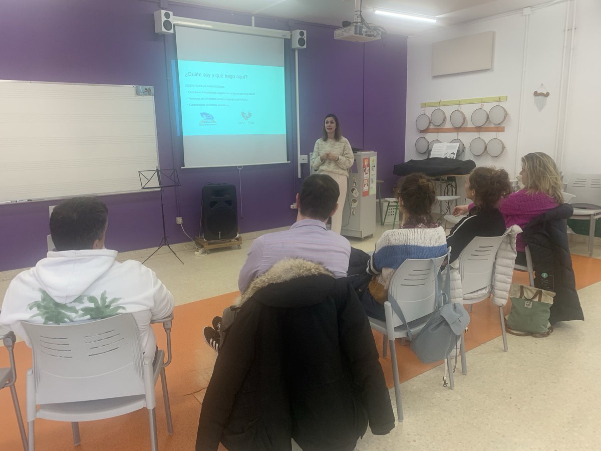 aloarbelaitz's tweet photo. Gaur Family time saioan Eider Pascualekin bullying-aren prebentzioari buruz aritu gara hizketan.Saio benetan interesgarria!
Hoy en Family time hemos tenido una charla con Eider Pascual sobre la prevención de bullying en 0-6 años.⁦@MRE_Eskola⁩ #bullyng https://t.co/b4AuZOUGXy