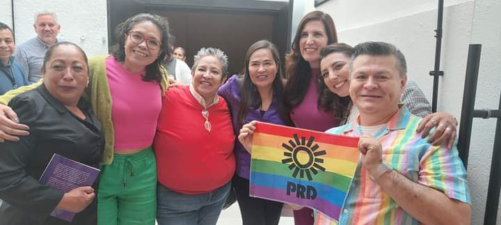 #MexicoVaConX | NECESARIO MEJORAR POLÍTICAS PÚBLICAS PARA LAS MUJERES: XÓCHITL GÁLVEZ 
👉 *Se reúne precandidata con lideresas del PRD, PAN, y PRI. 

Boletín: 
m.facebook.com/story.php?stor…