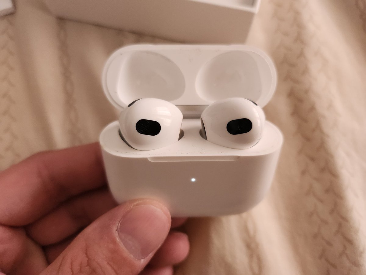 Frostyrnb's tweet photo. Sold my Airpods 3 awhile ago to buy more games on Steam winter sale https://t.co/MO8DBMW9IW