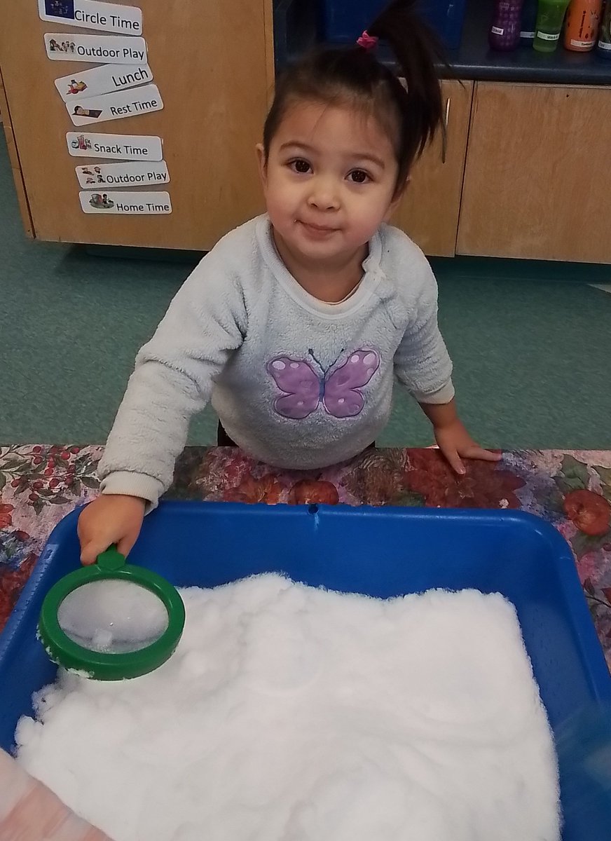 ChapmanMillsELC's tweet photo. What's more fun than snow?? Bringing it inside of course! We had so much fun looking at the snow with magnifying glasses and even more fun painting the snow all kinds of fun colours.
#HDLH #ELECT #Chapmanmills #occcc #snow #sensory #preschool #STEM https://t.co/rWkUPJOPP1