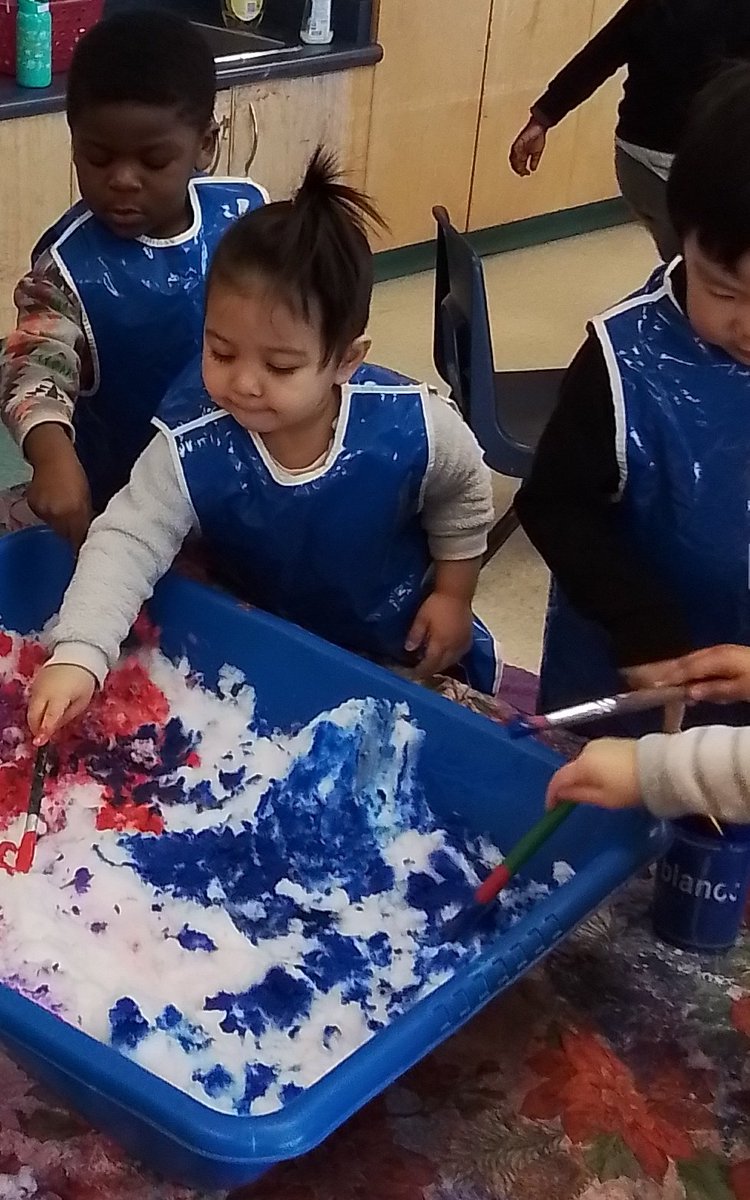 ChapmanMillsELC's tweet photo. What's more fun than snow?? Bringing it inside of course! We had so much fun looking at the snow with magnifying glasses and even more fun painting the snow all kinds of fun colours.
#HDLH #ELECT #Chapmanmills #occcc #snow #sensory #preschool #STEM https://t.co/rWkUPJOPP1