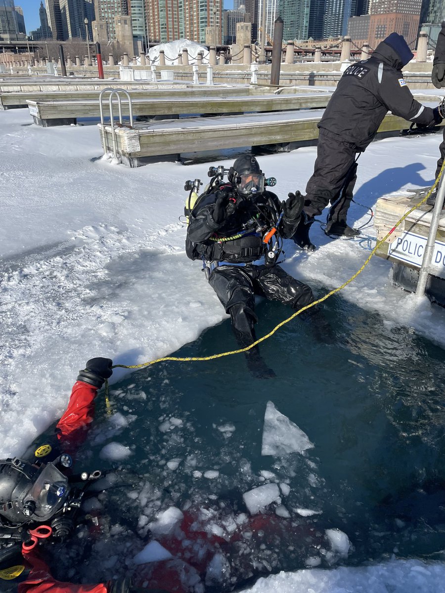 Chicago Police Marine Unit tweet media