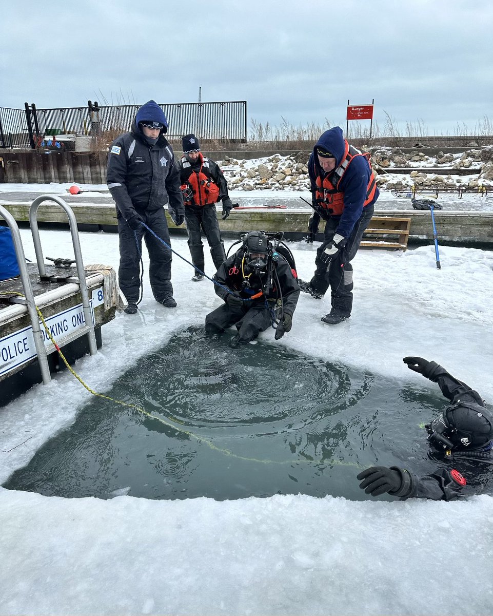 Chicago Police Marine Unit (@cpdmarineunit) on Twitter photo .<a href="/Chicago_Police/">Chicago Police</a> #Officers conducting their #icedive training on the #ChicagoLakefront. A final phase to adding more Marine Officers to the <a href="/CPDMarineUnit/">Chicago Police Marine Unit</a> to #protect #Chicago residents & visitors on #LakeMichigan #ChicagoRiver & all waterways of Chicago #Training #teamwork #CPD .<a href="/Chicago_Police/">Chicago Police</a> #Officers conducting their #icedive training on the #ChicagoLakefront. A final phase to adding more Marine Officers to the <a href="/CPDMarineUnit/">Chicago Police Marine Unit</a> to #protect #Chicago residents & visitors on #LakeMichigan #ChicagoRiver & all waterways of Chicago #Training #teamwork #CPD