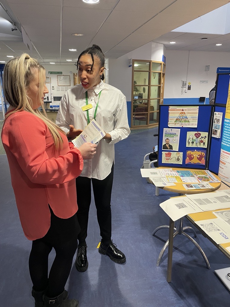 esht_pharmacy's tweet photo. A huge success to the Trainee Pharmacists' Health Promotion Day making a fresh start to 2023 with tips on healthy diet, exercise, smoking, and more! Please kindly fill the survey https://t.co/Ig3nK8MEu0  Lookout for your future Pharmacists in hospital, community, and in clinics! https://t.co/JOOLRkkD1Y