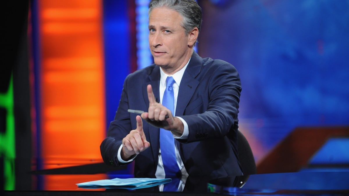 mashable's tweet photo. Jon Stewart returns to 'The Daily Show' as Monday night host https://t.co/GOt6KAvphq https://t.co/sJTILRbwXd