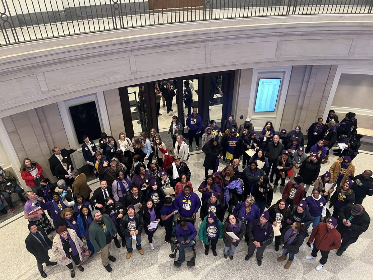 Workers from @32BJSEIU and @SEIUVA512 are in the Virginia General Assembly for our first ever joint Lobby Day! Our #UnionsForAll Agenda includes: ✅ $15 minimum wage ✅ Collective bargaining rights for ALL public employees including home care workers ✅ Critical protections…